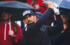 The Open : Journée dantesque, Pavon dans le dur