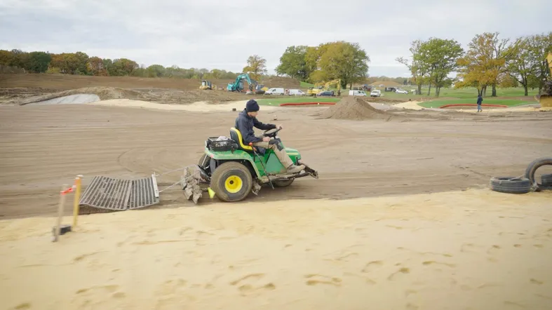 Le Golf National : L'Albatros sort de terre