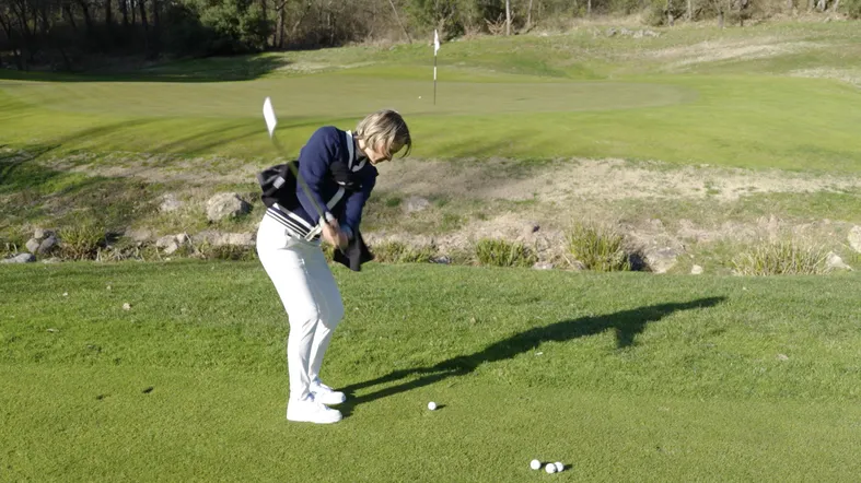 L'Académie du petit jeu : Lever la balle