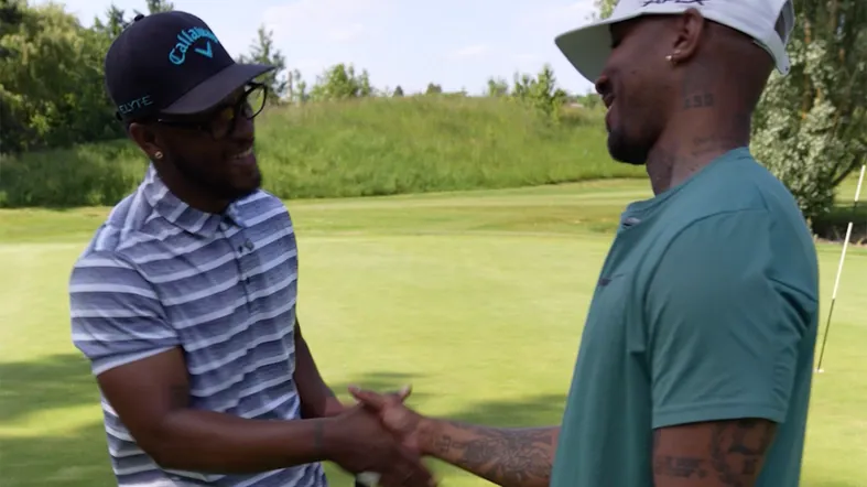 Chacun son golf : Samuel et Carl, entre potes