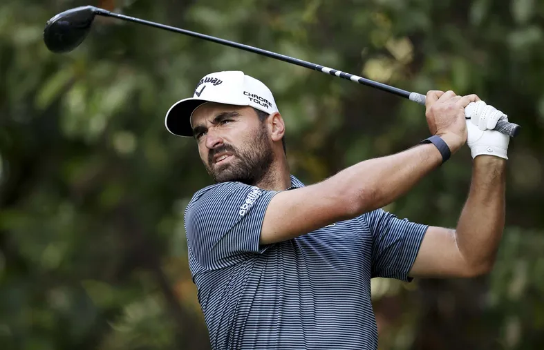 Genesis Championship : Rozner coleader, Couvra 3e