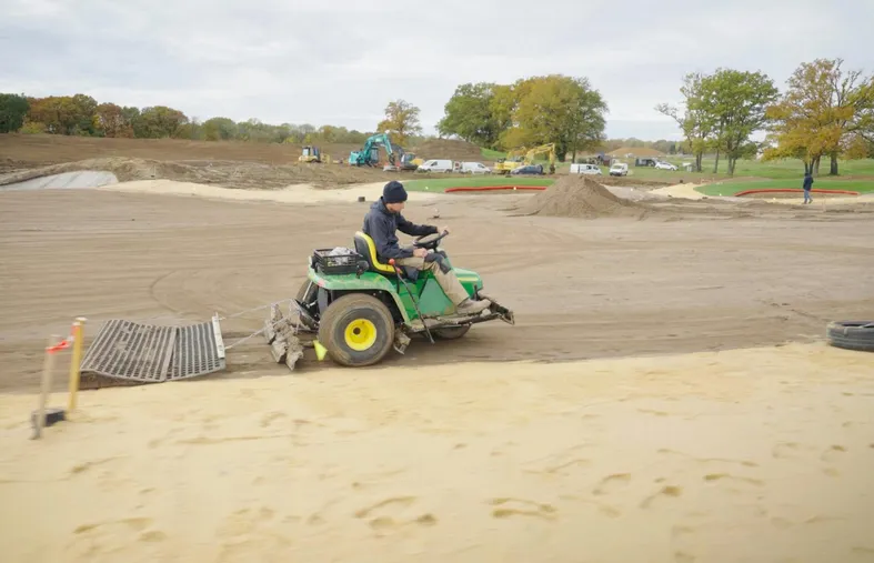 Le Golf National : L'Albatros sort de terre