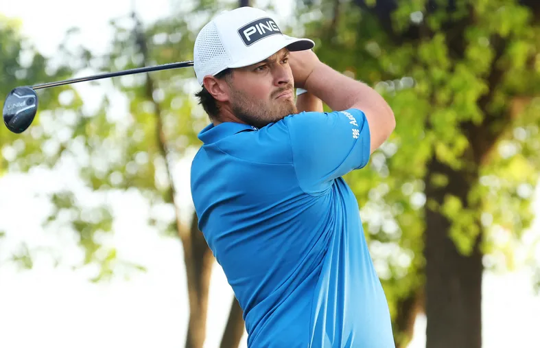 Golf professionnel : Pineau garde le rythme