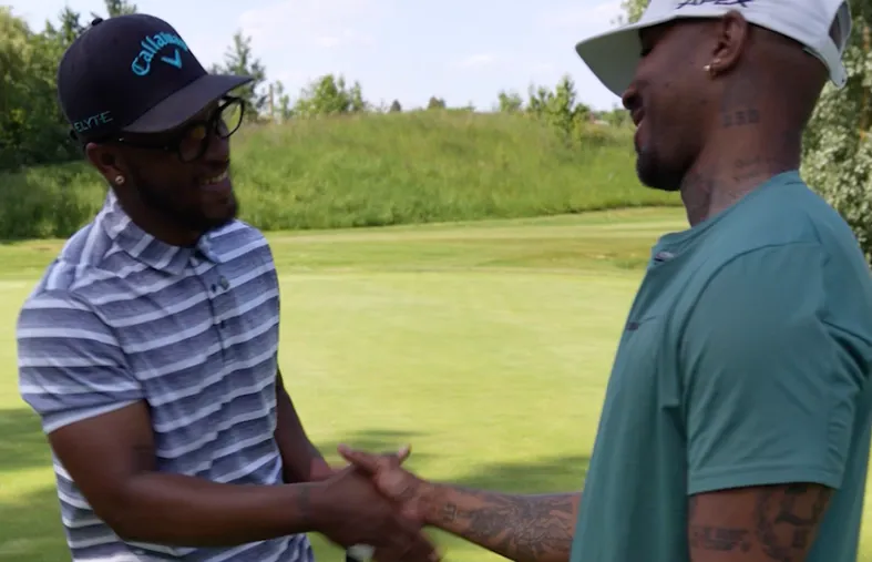 Chacun son golf : Samuel et Carl, entre potes