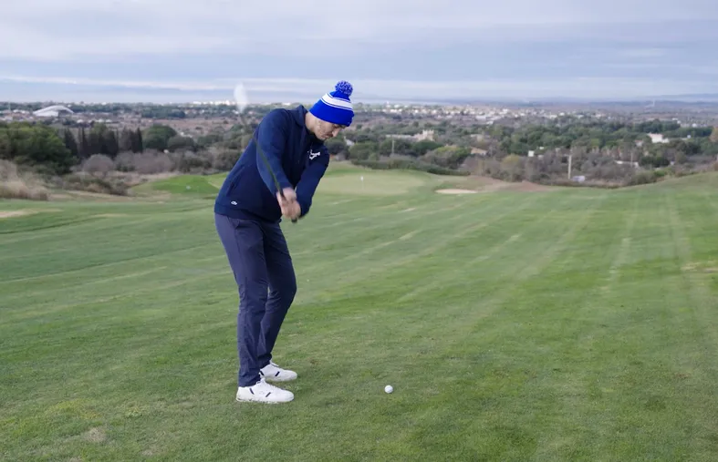 Approche à 130 mètres en descente