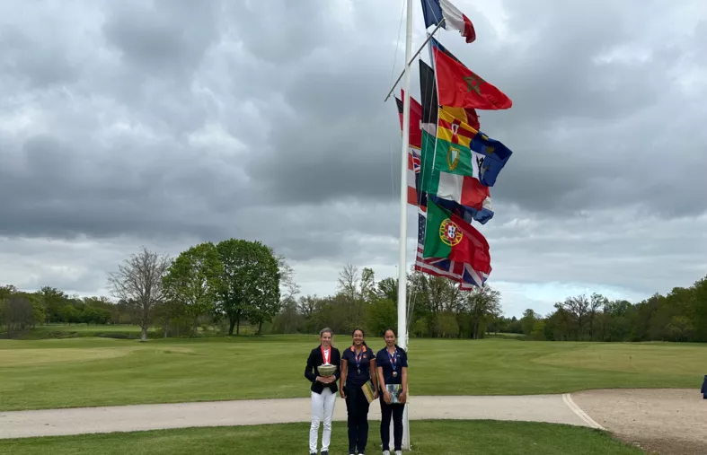 Internationaux de France U14 : Un nouveau trophée pour Vincente Savioz