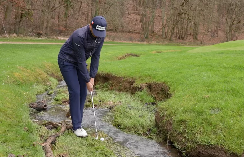 Balle jouable dans l'eau