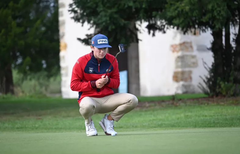 Quadrangulaire Boys : Oscar Couilleau en fer de lance tricolore