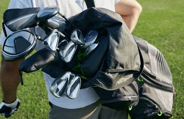 Question de débutant : C’est quoi, les différents types de clubs de golf ?