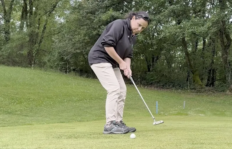 Visages du golf : Béatrice la factrice