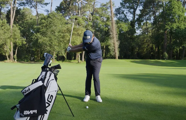 Le wedge à 50 mètres, par Victor Dubuisson