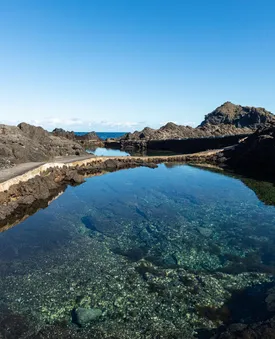 Baignade dans les piscines naturelles