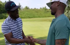 Chacun son golf : Samuel et Carl, entre potes